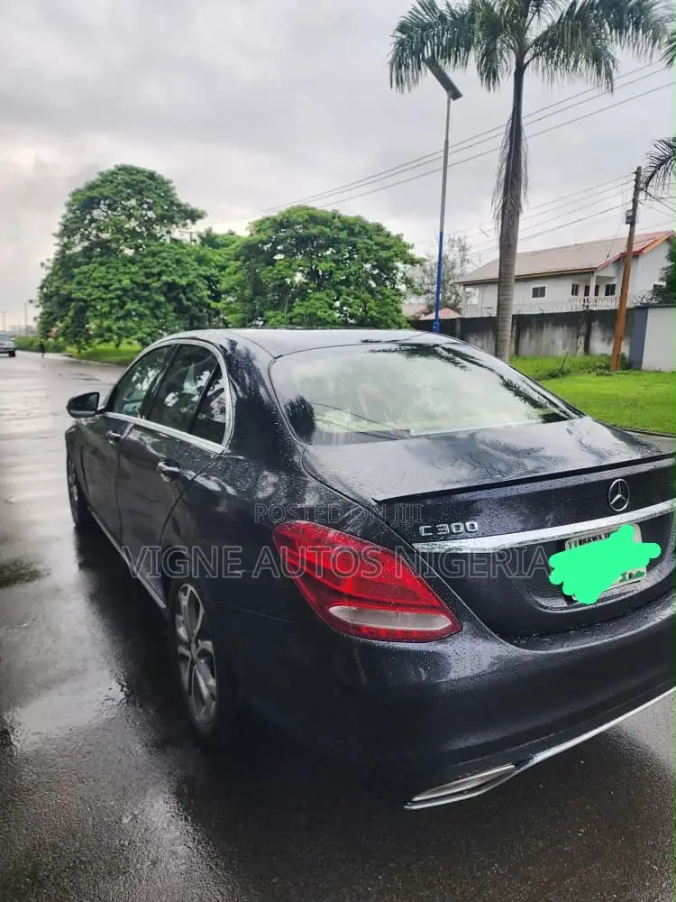Mercedes-Benz C300 Luxury 4matic Sedan AWD (2.0L 4cyl 7A) 2017 Black