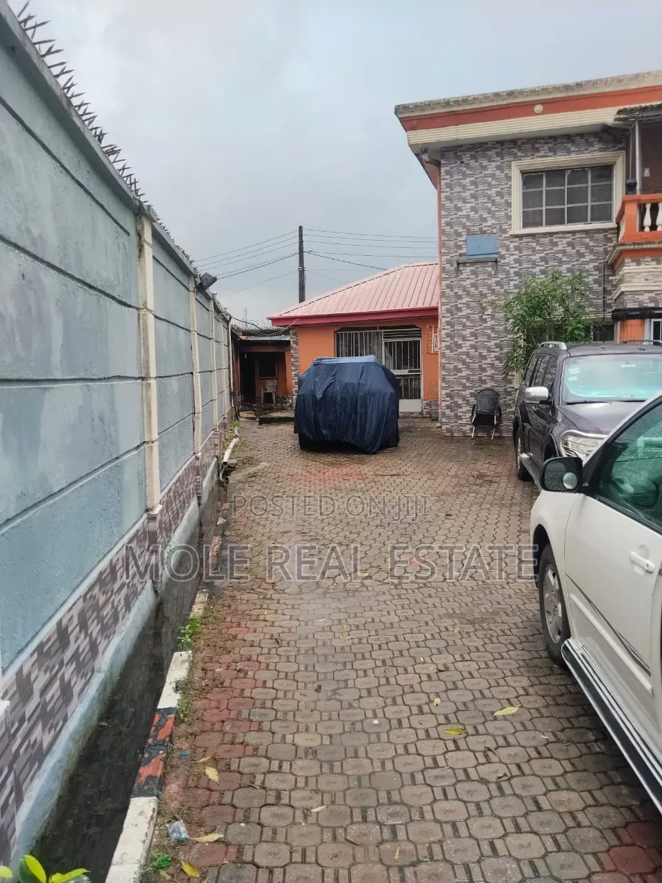 Furnished 8bdrm Duplex in Dolphin Estate for sale