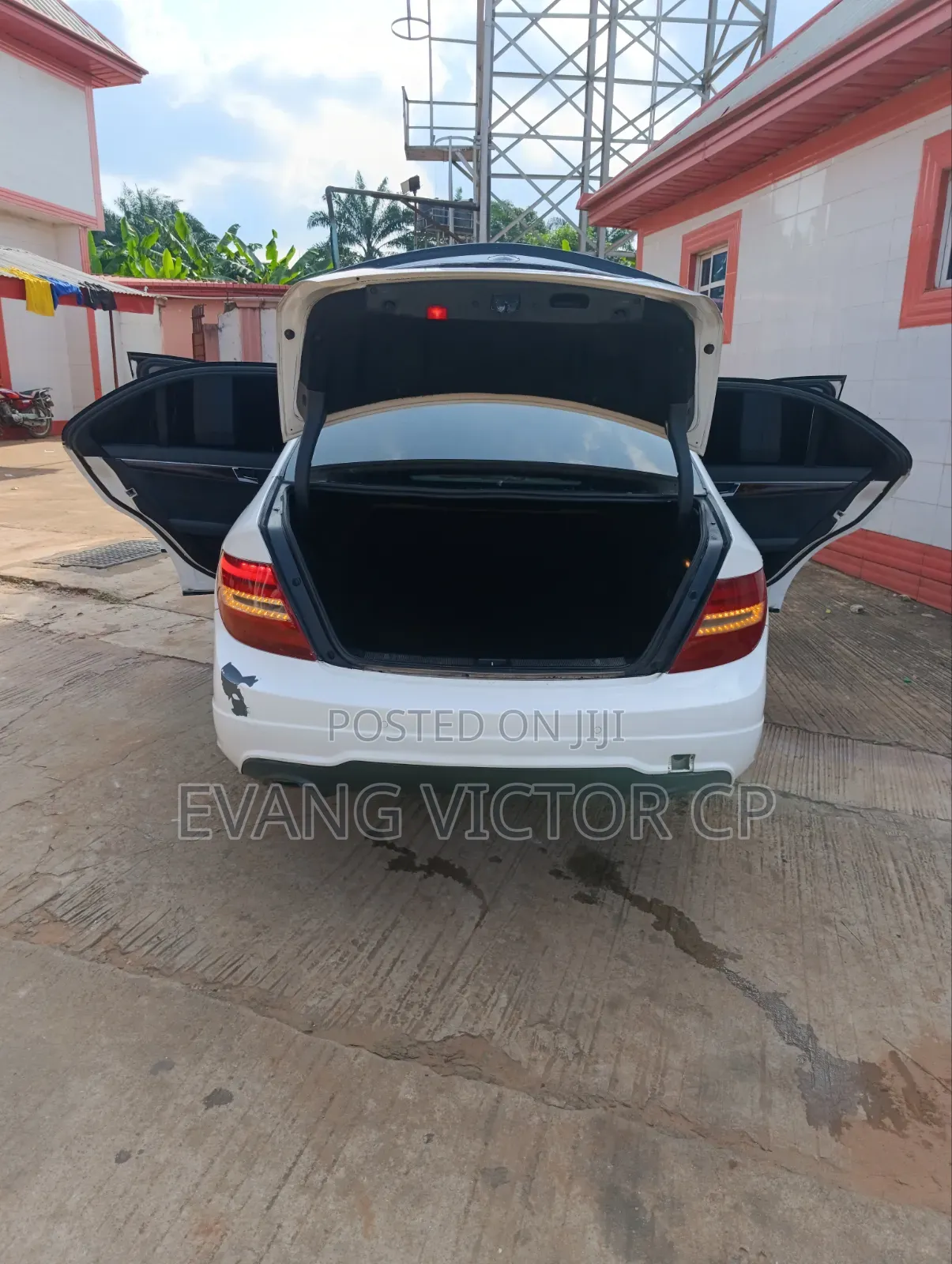 Mercedes-Benz C300 2010 White