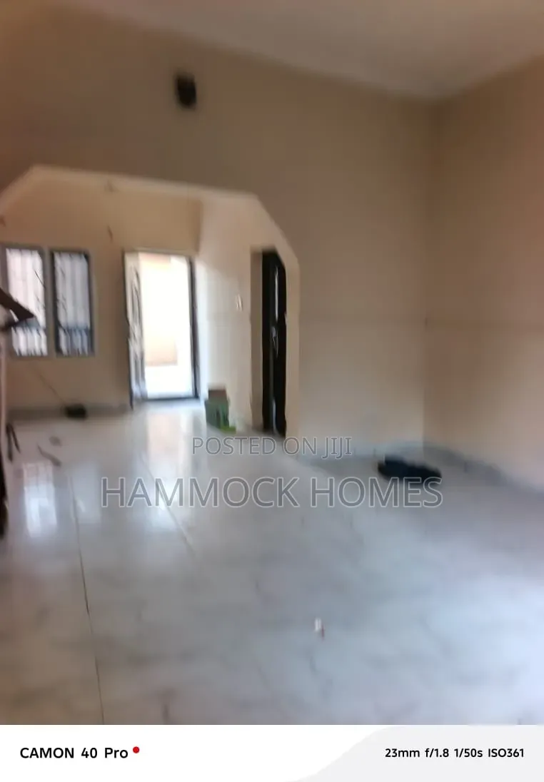 3bdrm Block of Flats in Okebadan Estate, Akobo for rent
