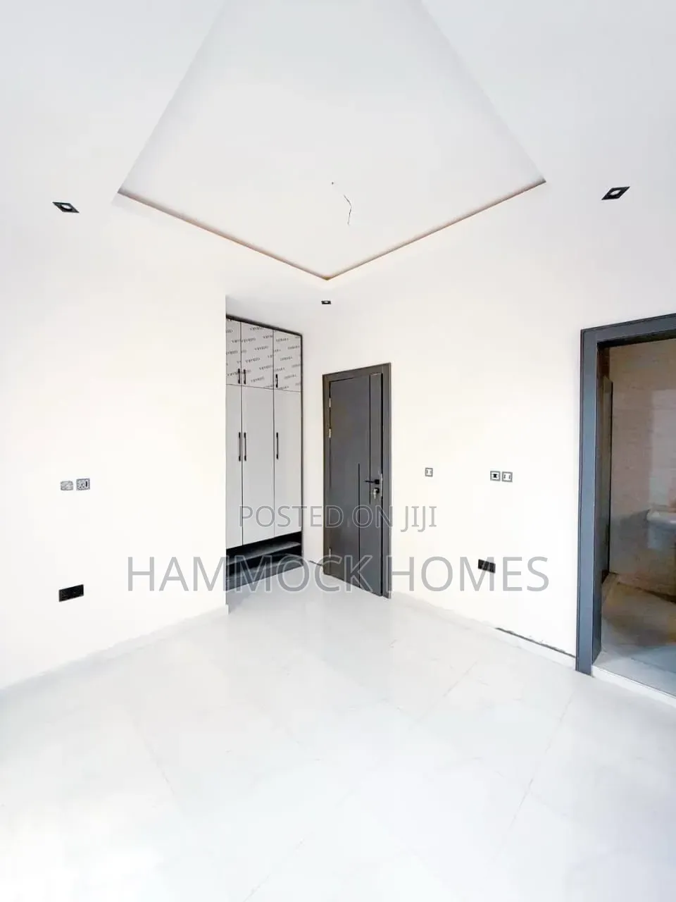 6bdrm Penthouse in Carlton Gate Gra, Akobo for sale