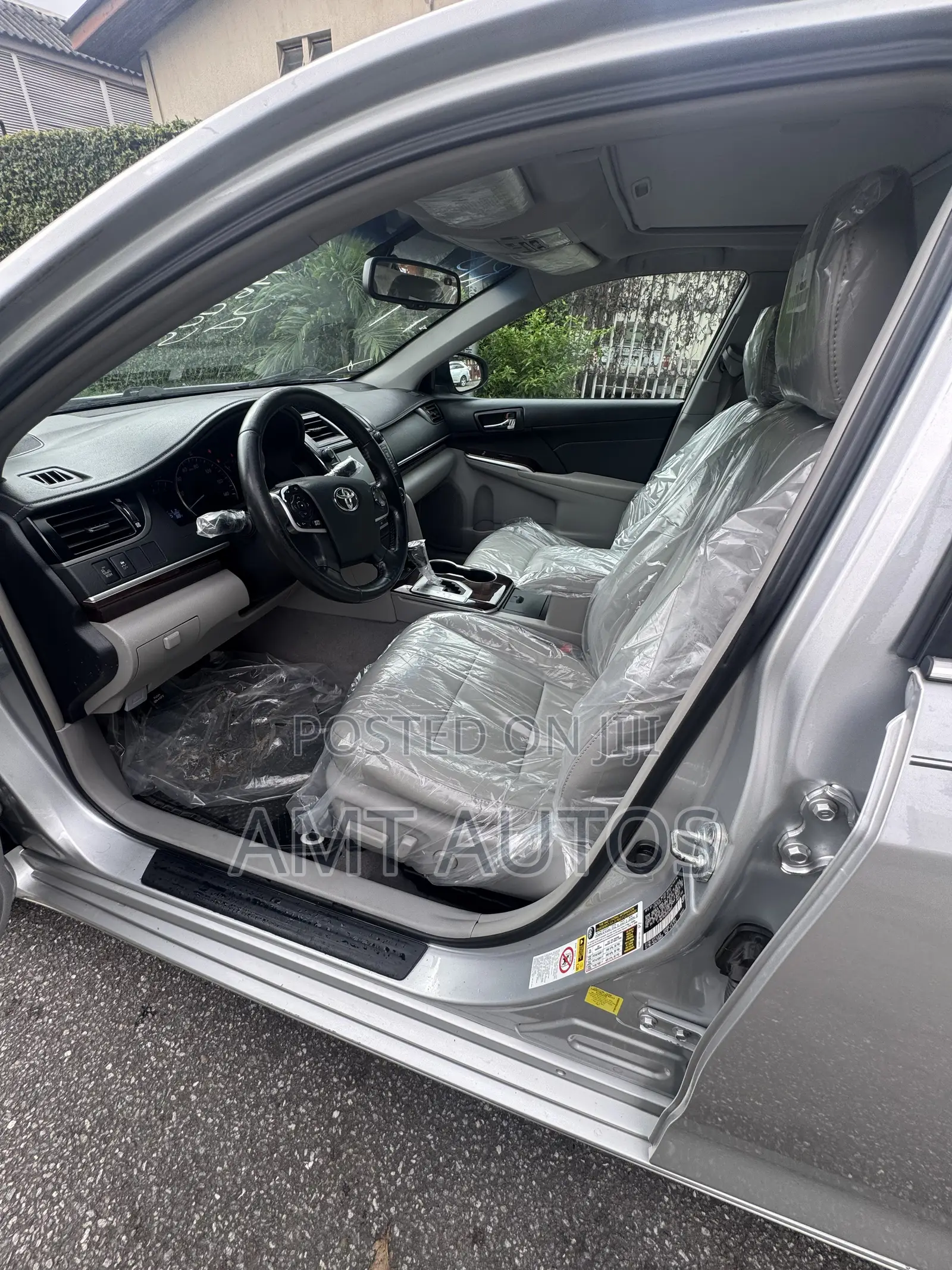 Toyota Camry XLE V6 4dr Sedan (3.5L 6cyl 6A) 2013 Silver
