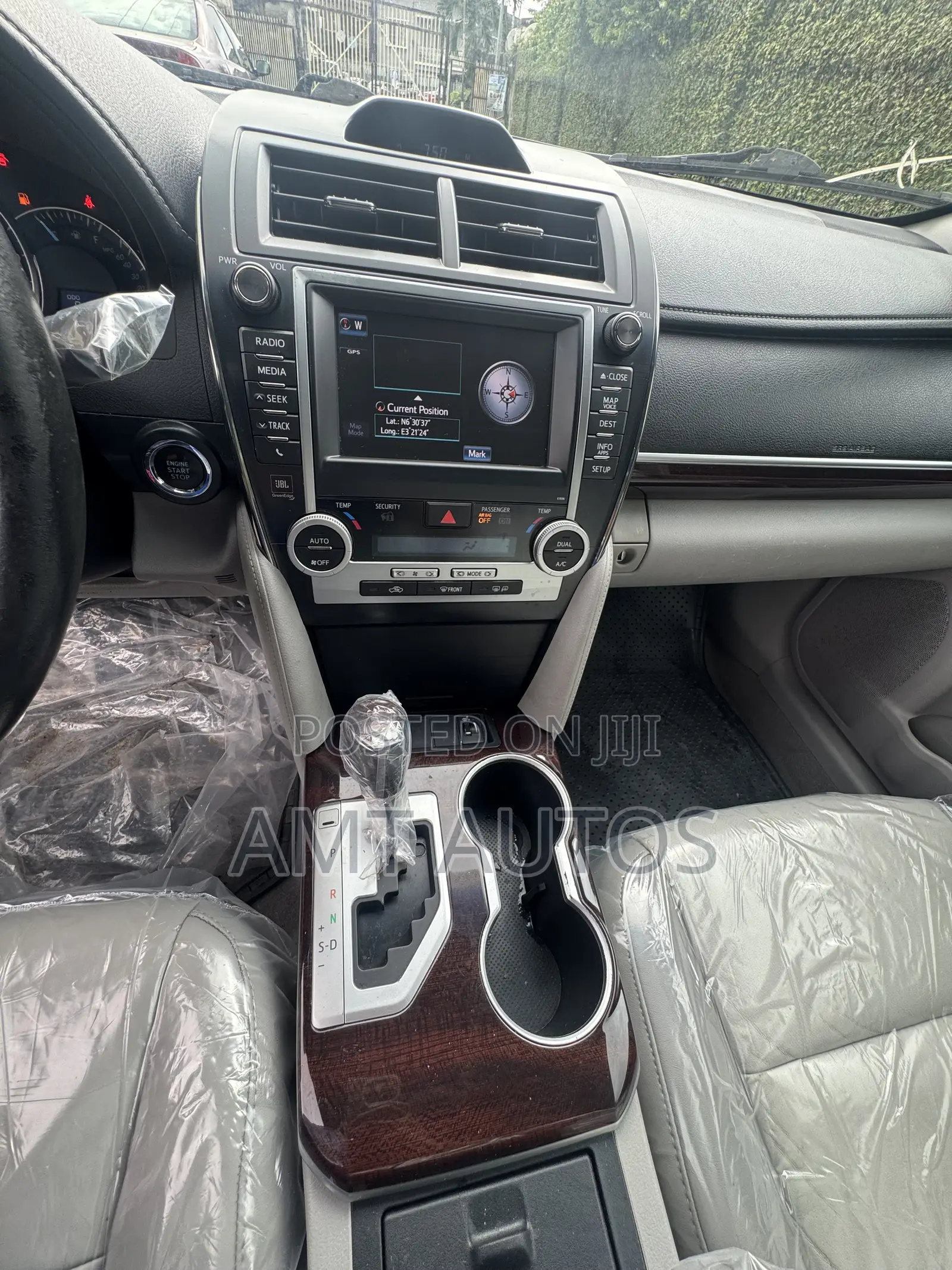 Toyota Camry XLE V6 4dr Sedan (3.5L 6cyl 6A) 2013 Silver