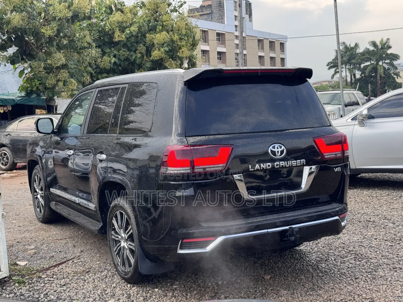 Toyota Land Cruiser 5.7 V8 2012 Black