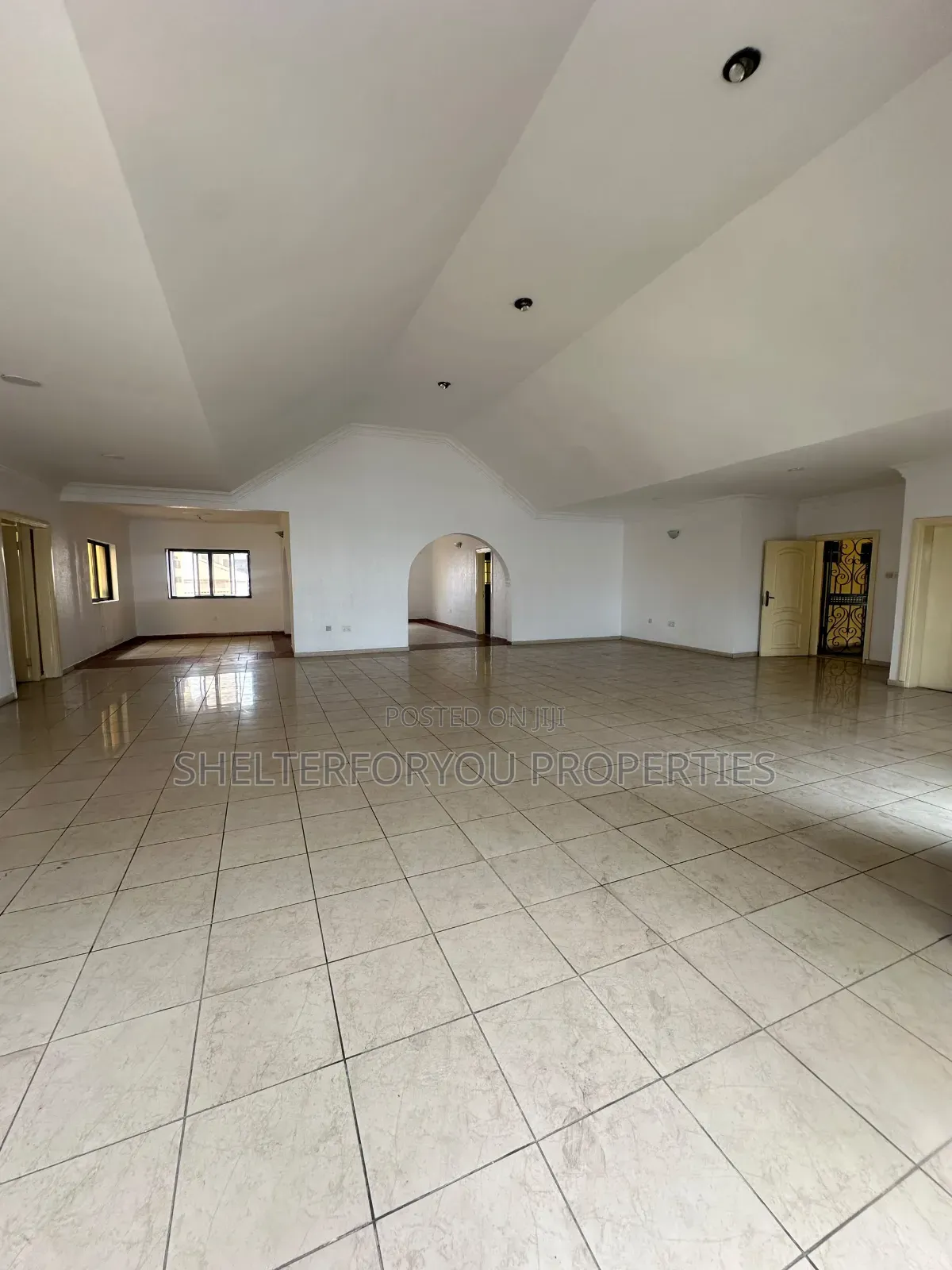4bdrm House in Lekki Phase 1 for rent