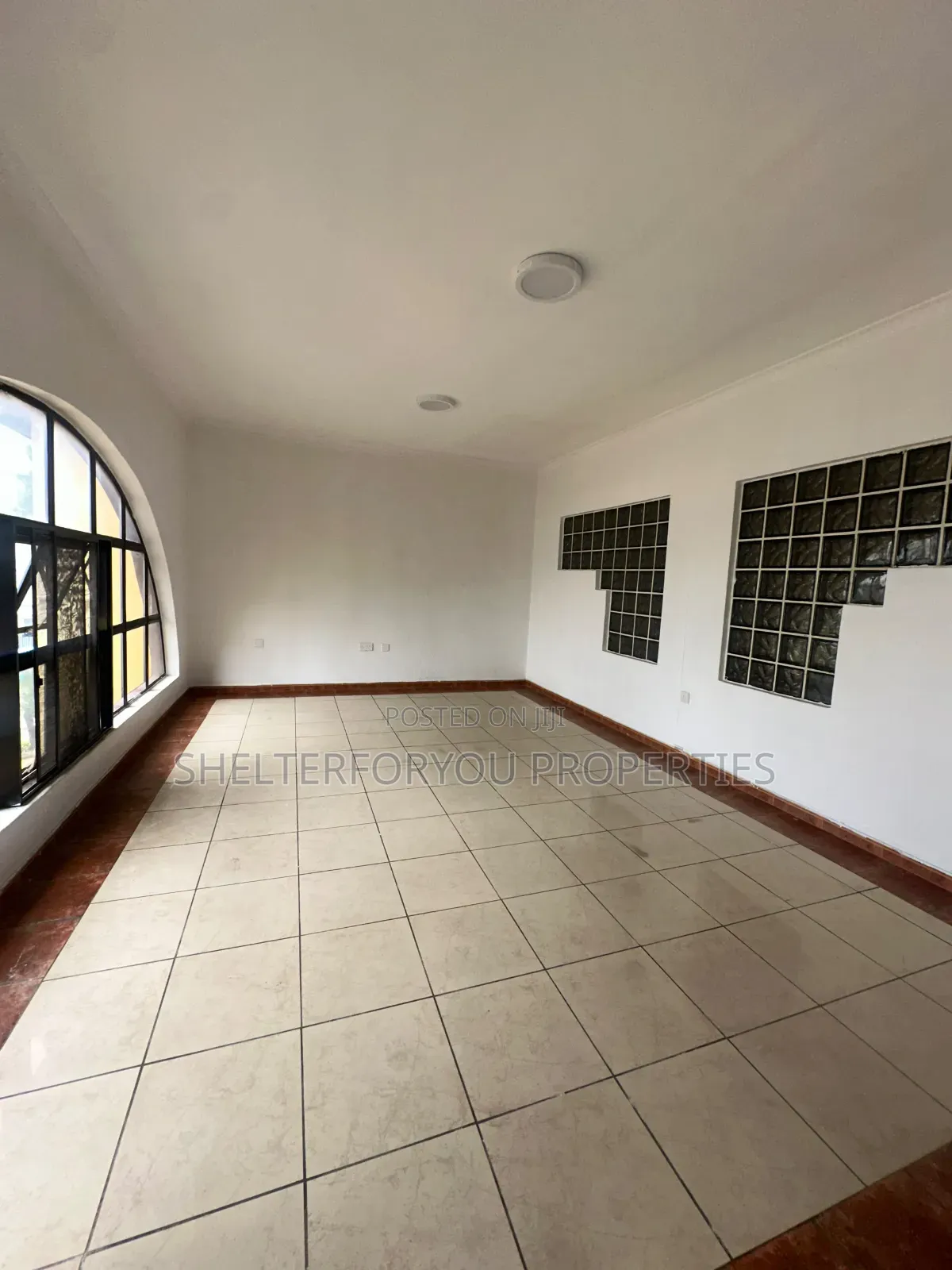 4bdrm House in Lekki Phase 1 for rent