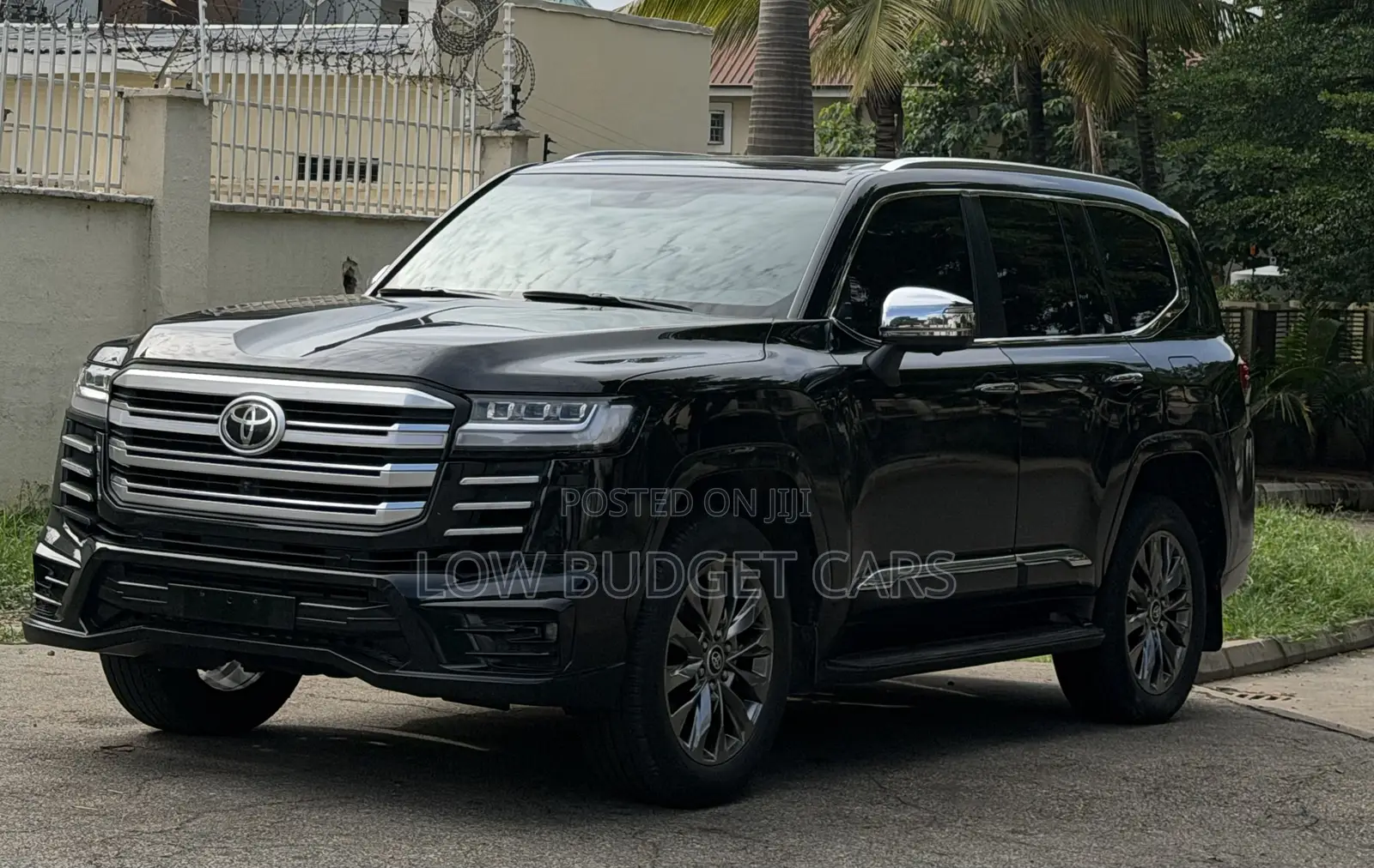 Toyota Land Cruiser LC300 2023 Black