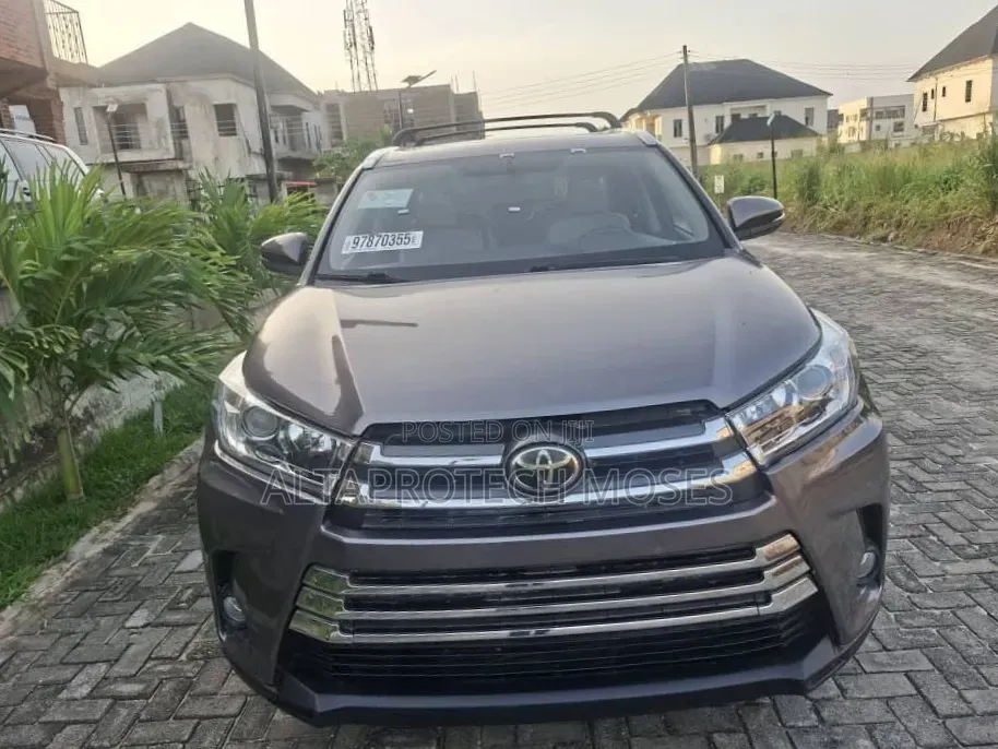 Toyota Highlander XLE 4dr SUV AWD (3.5L 6cyl 6A) 2015 Gray