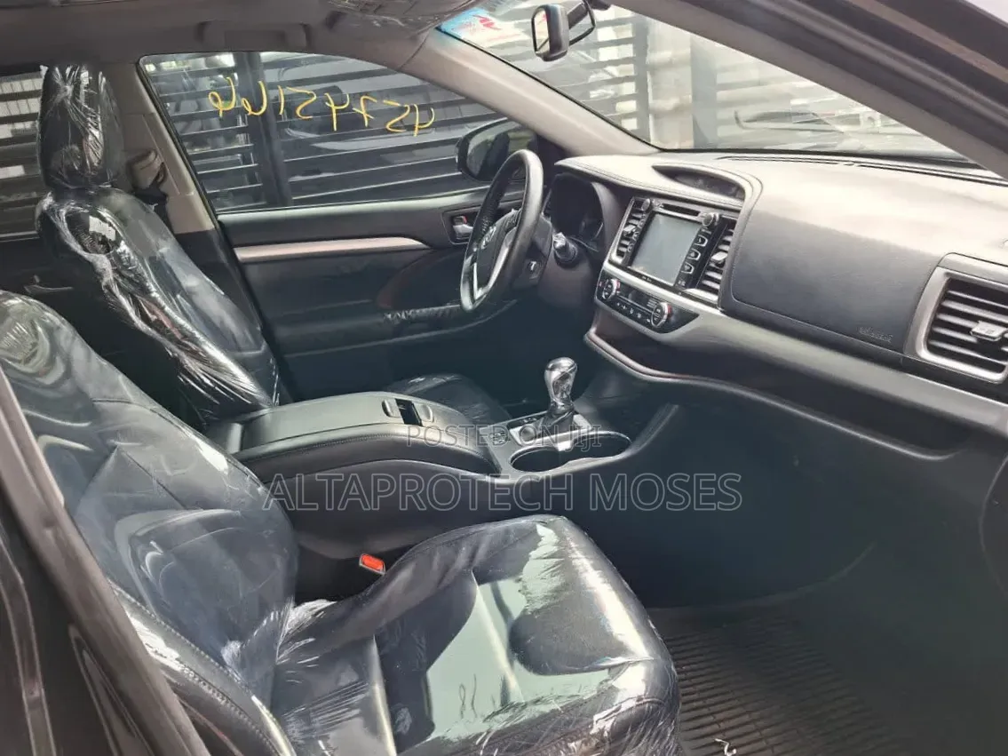 Toyota Highlander XLE 4dr SUV AWD (3.5L 6cyl 6A) 2015 Black