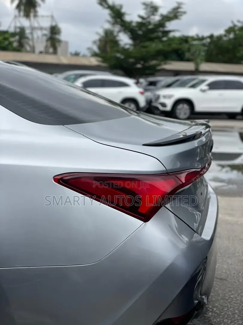 Toyota Avalon 2022 Silver