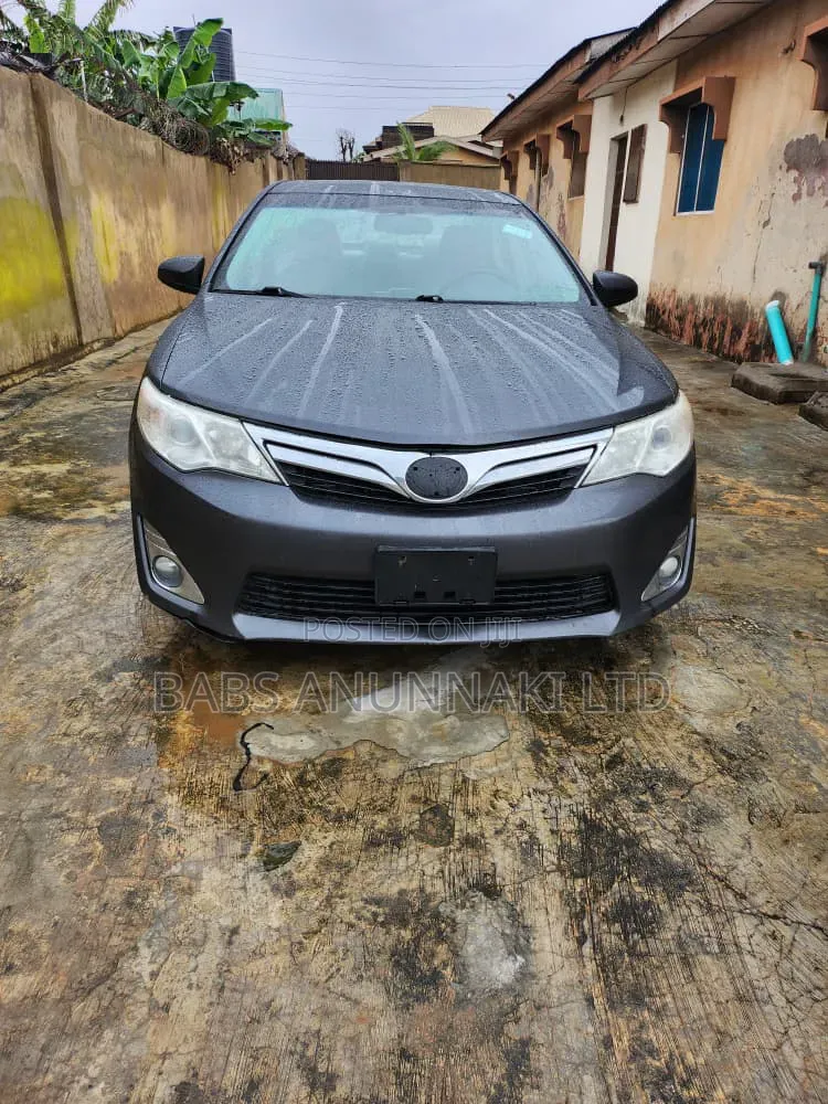 Toyota Camry 2012 Gray