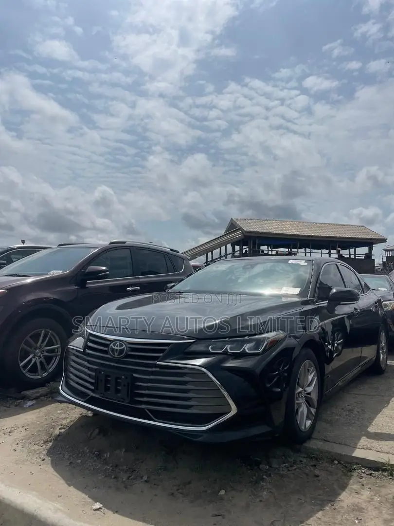 Toyota Avalon 2022 Black