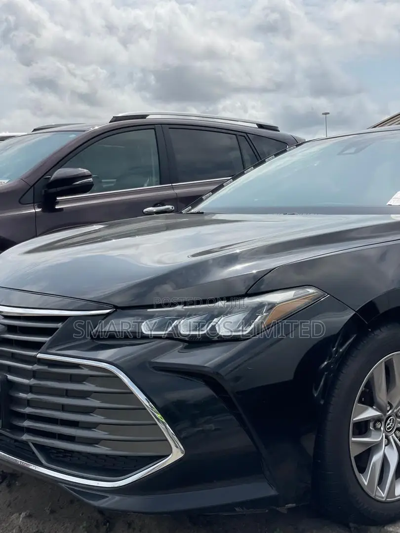 Toyota Avalon 2022 Black