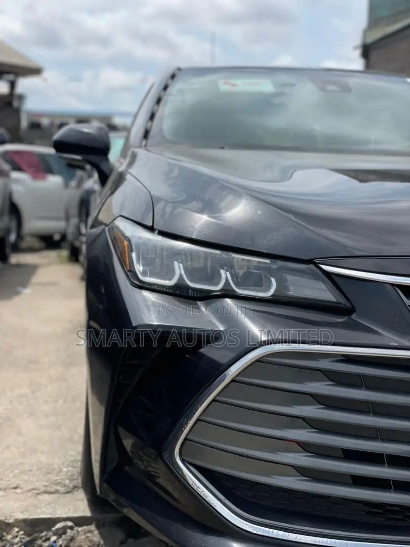 Toyota Avalon 2022 Black