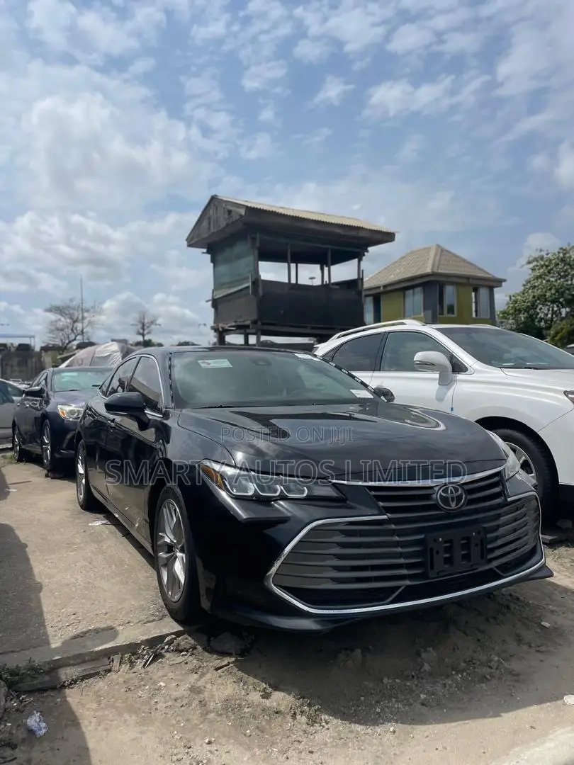 Toyota Avalon 2022 Black
