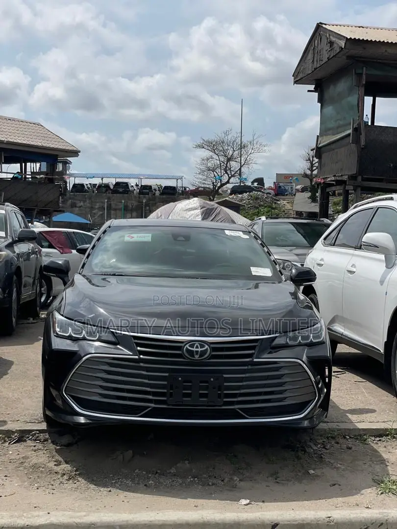 Toyota Avalon 2022 Black