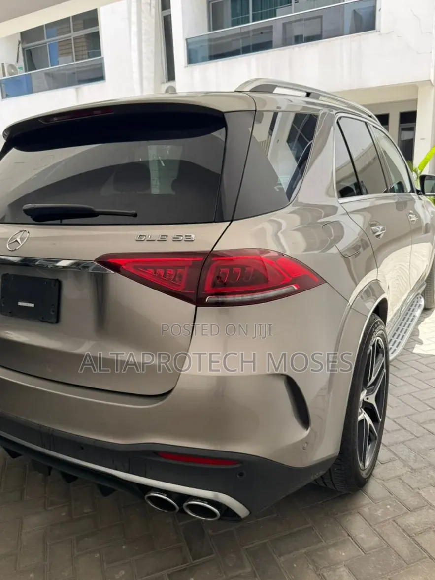 Mercedes-Benz GLE-Class 2023 Gold