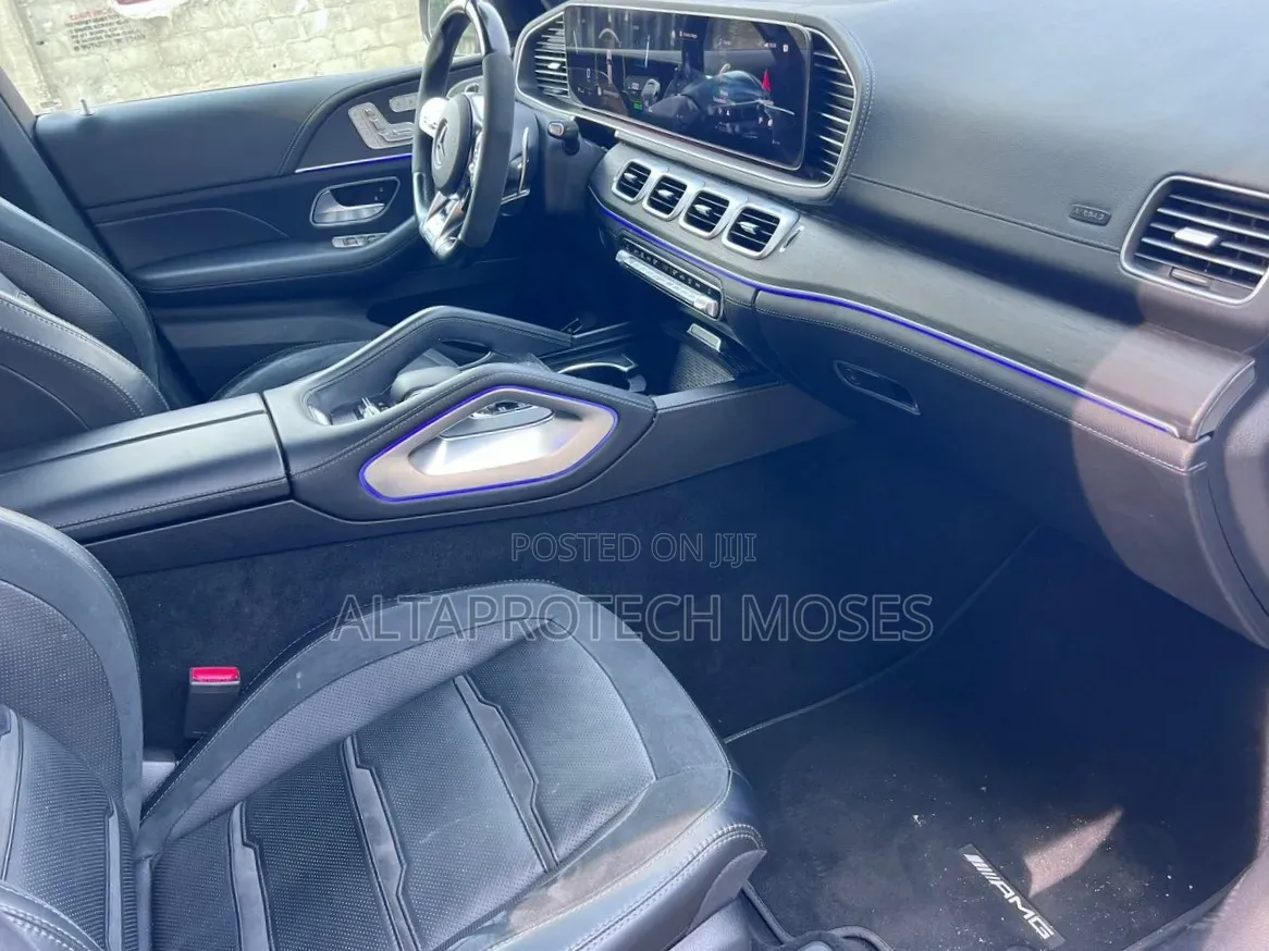 Mercedes-Benz GLE-Class 2023 Gold