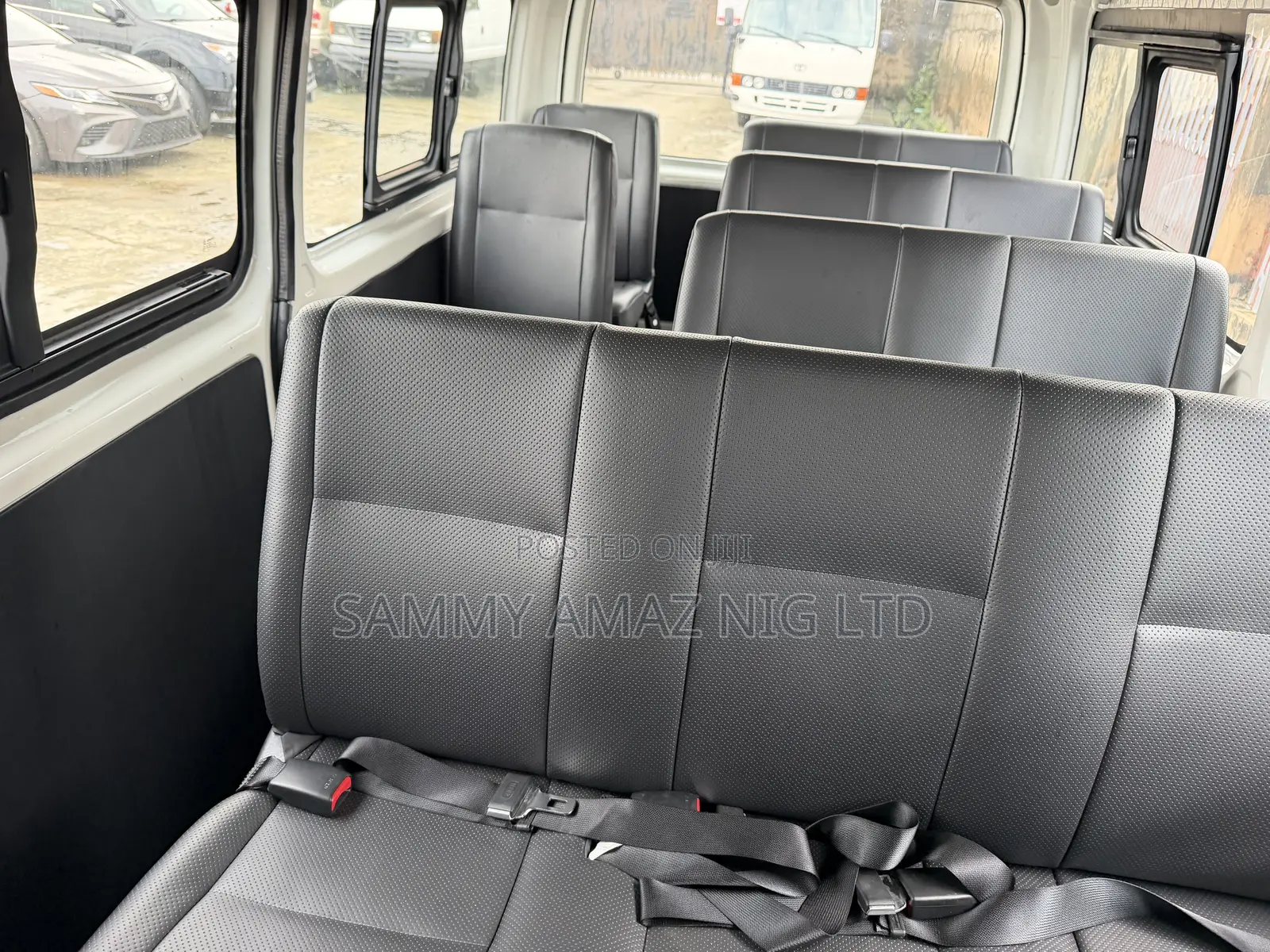 Toyota HiAce 2013 White