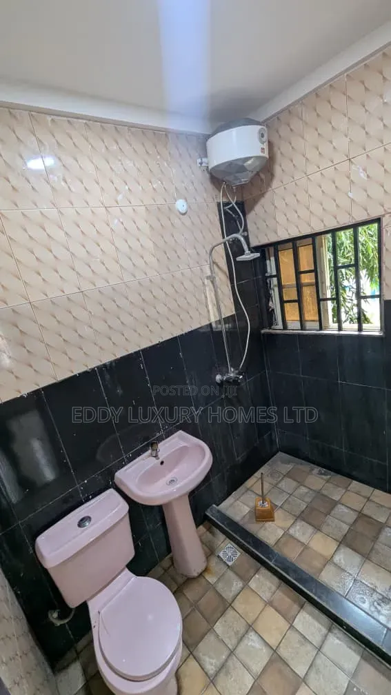 3bdrm Apartment in Osongama Estate, Uyo for rent