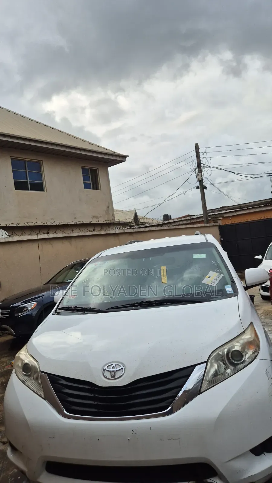Toyota Sienna 2011 White