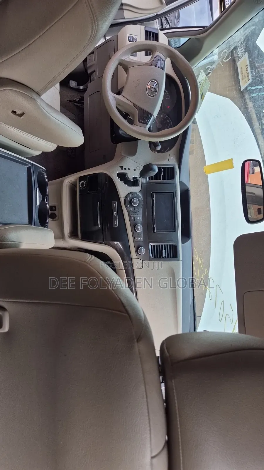 Toyota Sienna 2011 White