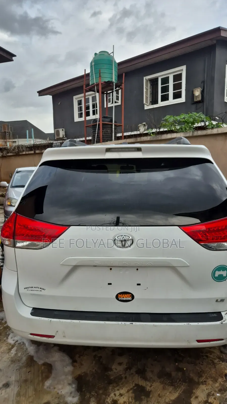 Toyota Sienna 2011 White