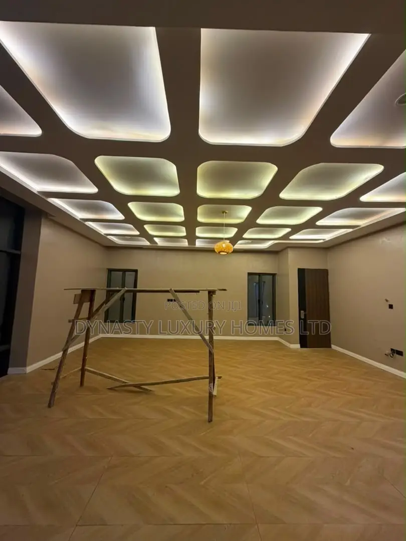 5bdrm Duplex in Asokoro for sale
