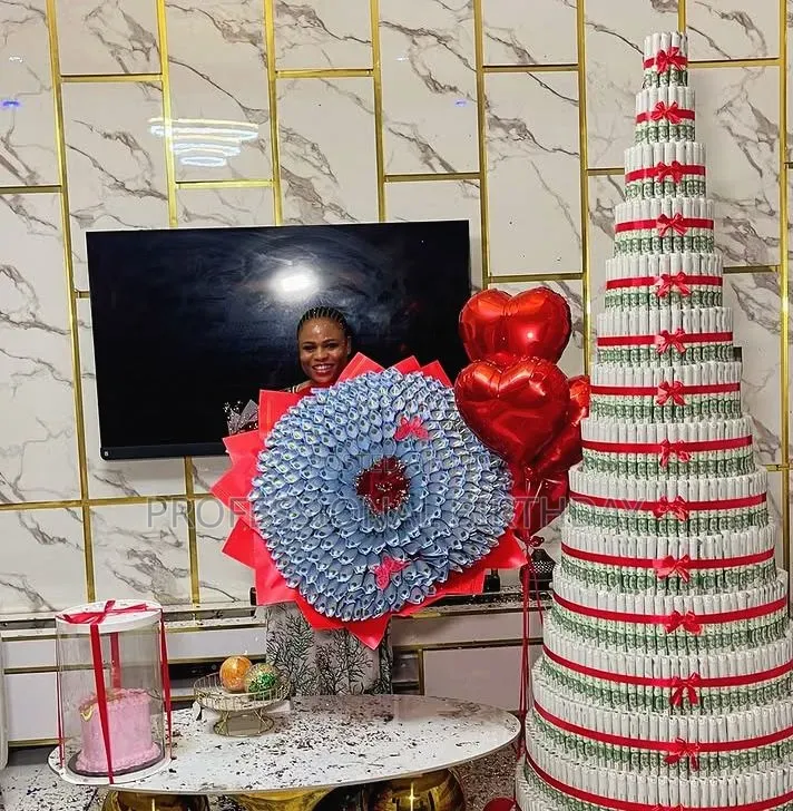 Girlfriend Day Tall Money Tower