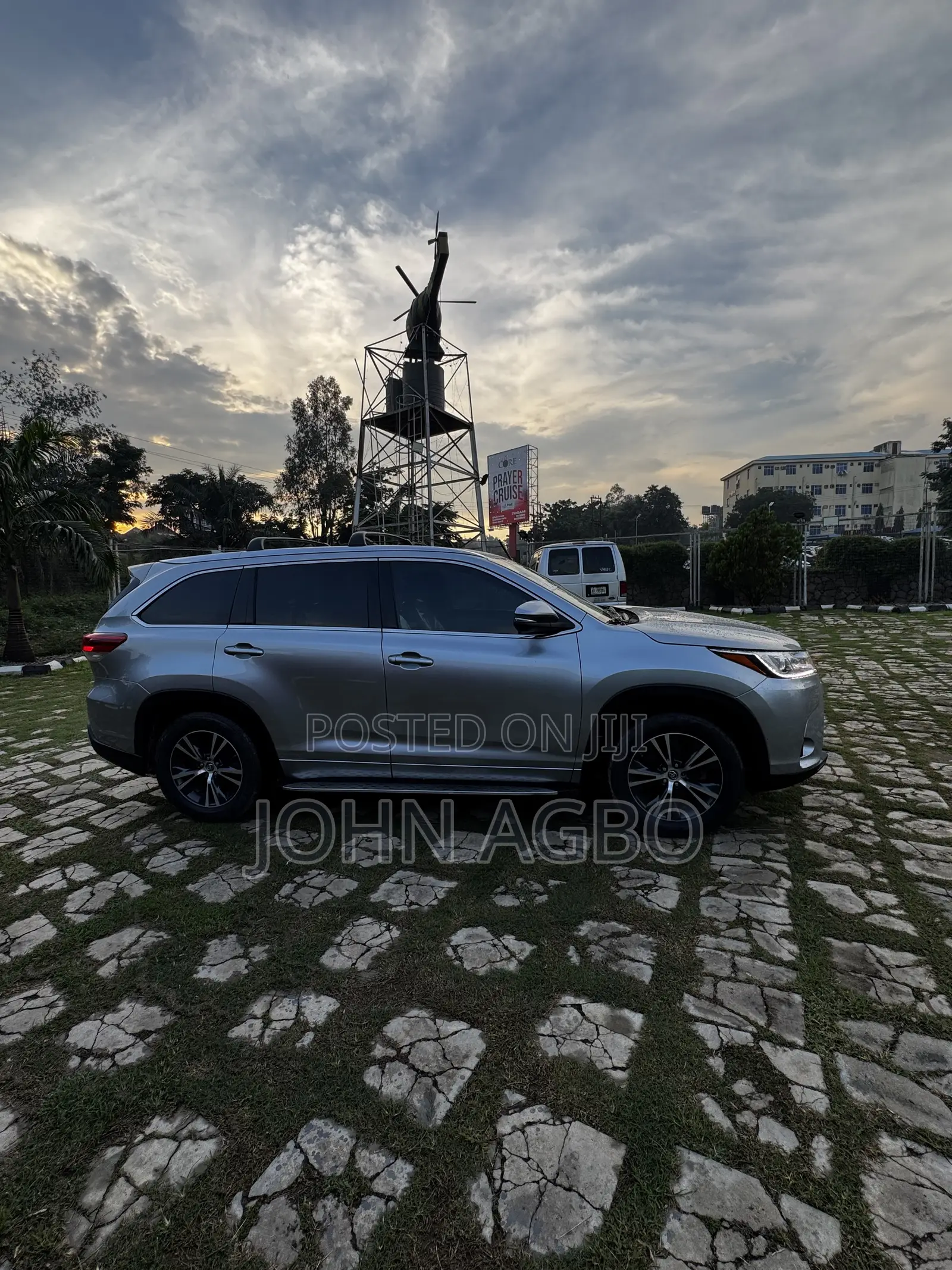 Toyota Highlander XLE V6 4x4 (3.5L 6cyl 6A) 2016 Silver