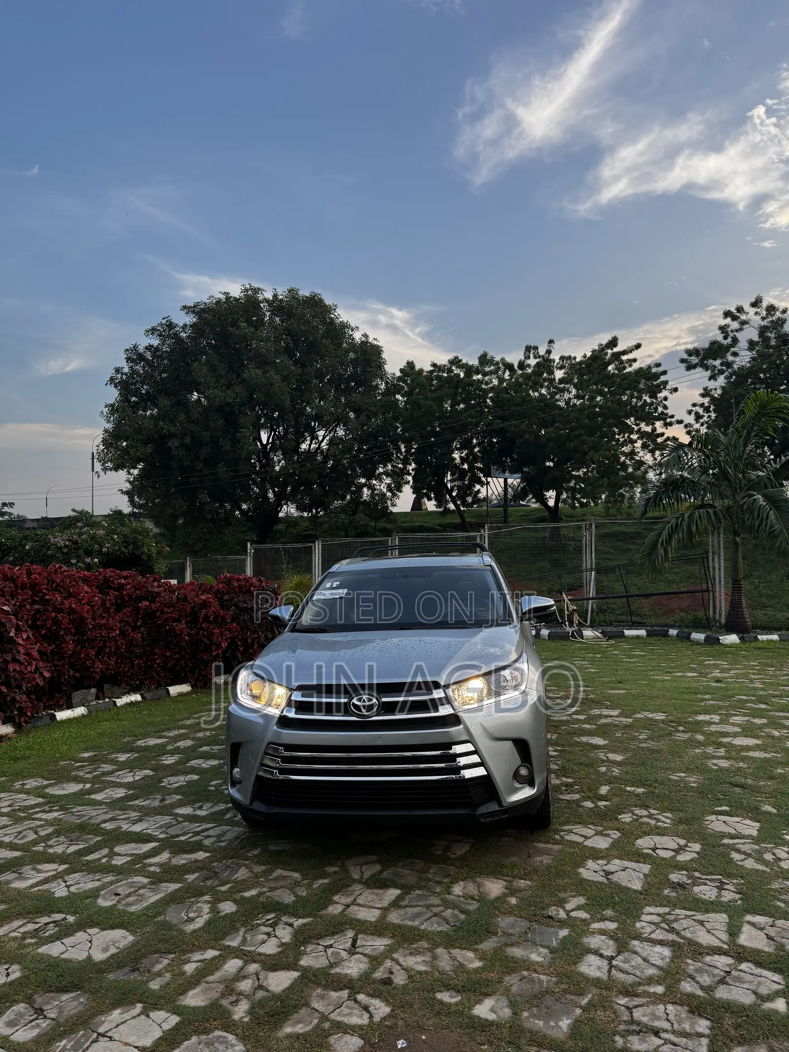 Toyota Highlander XLE V6 4x4 (3.5L 6cyl 6A) 2016 Silver