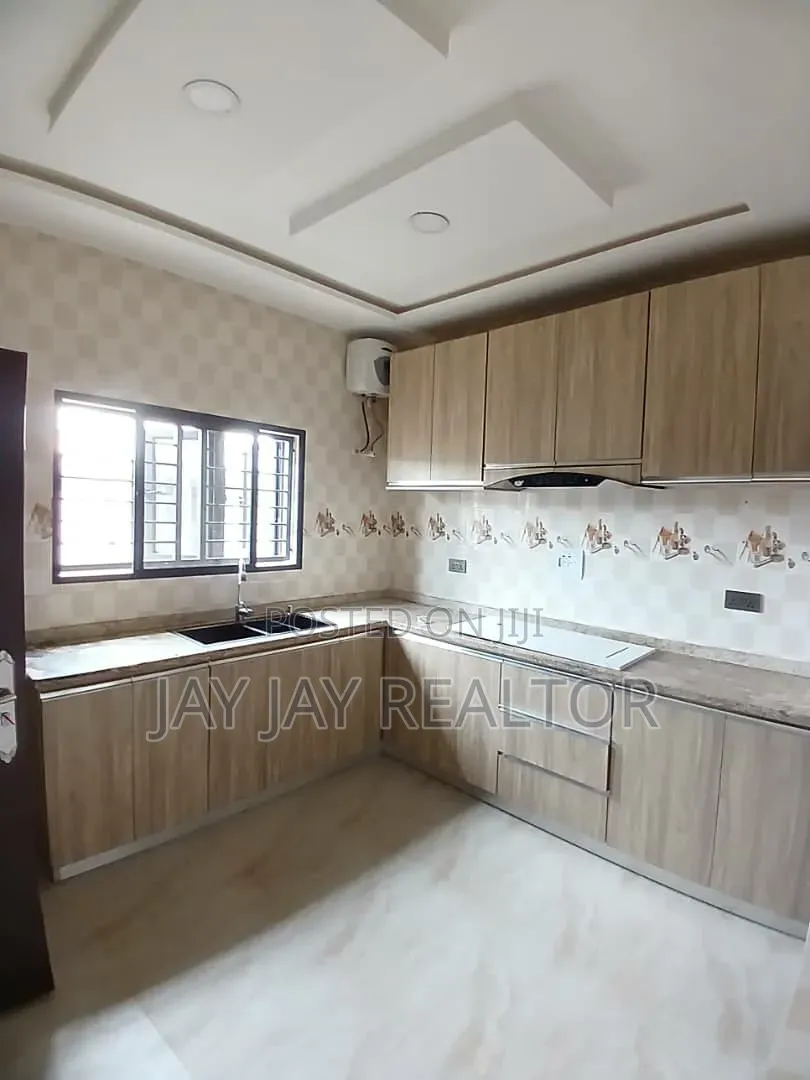 2bdrm Bungalow in Nia Quarters, Karu for rent