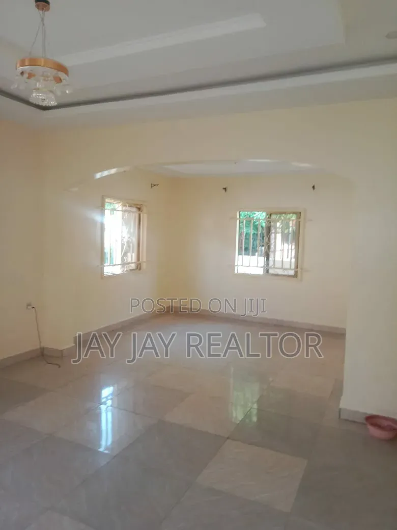 2bdrm Bungalow in Nia Quarters, Karu for rent