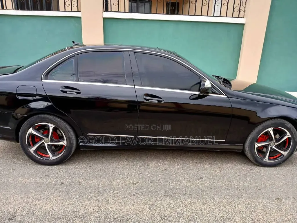 Mercedes-Benz C300 2008 Black