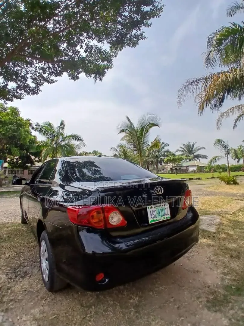 Toyota Corolla 2010 Black