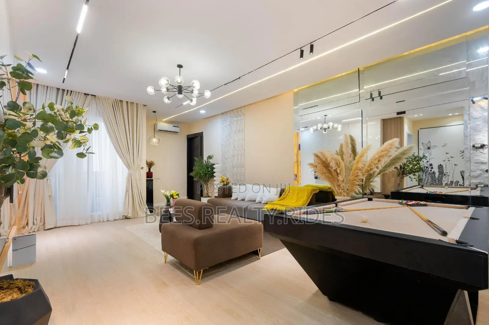 Luxury 2 Bedroom AIRBNB With a Pool, Snooker, Sound Bar and Balconies