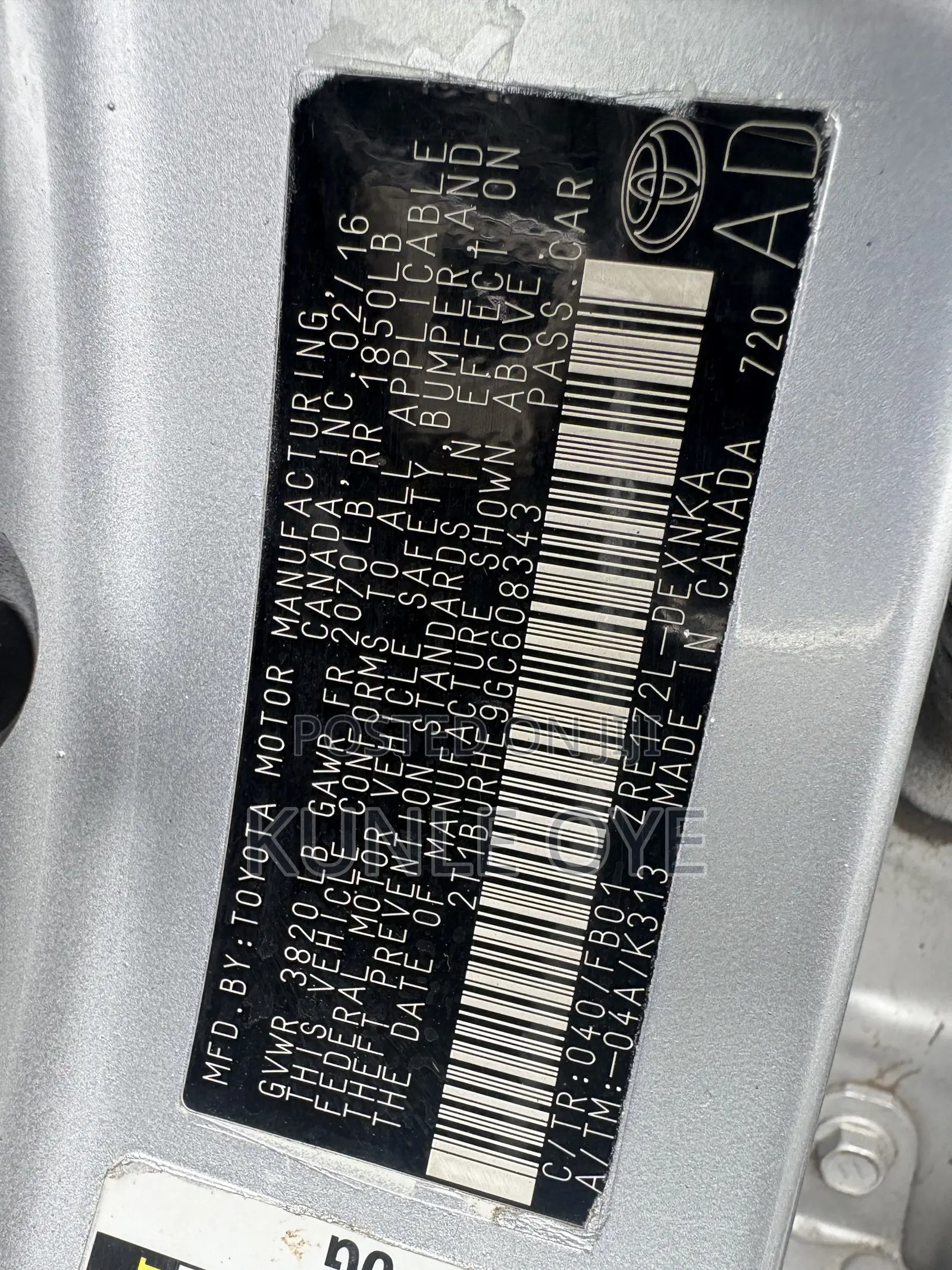 Toyota Corolla LE 4dr Sedan (1.8L 4cyl CVT) 2015 Silver