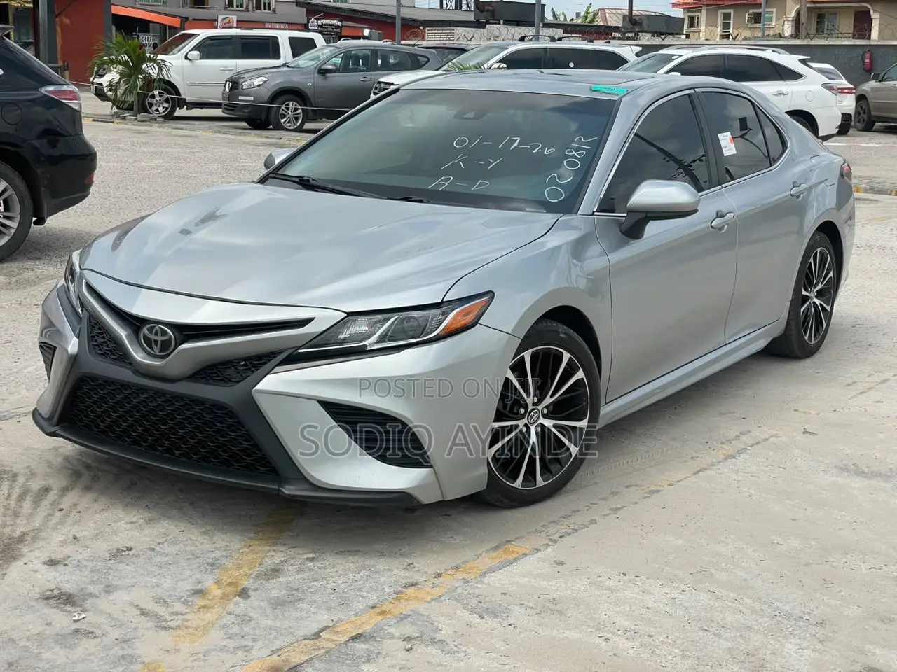 Toyota Camry 2018 Silver