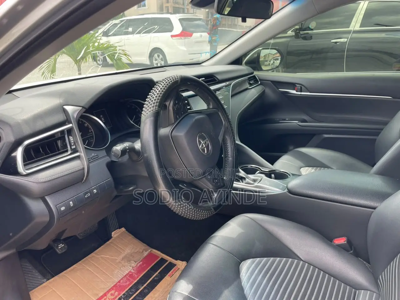 Toyota Camry 2018 Silver