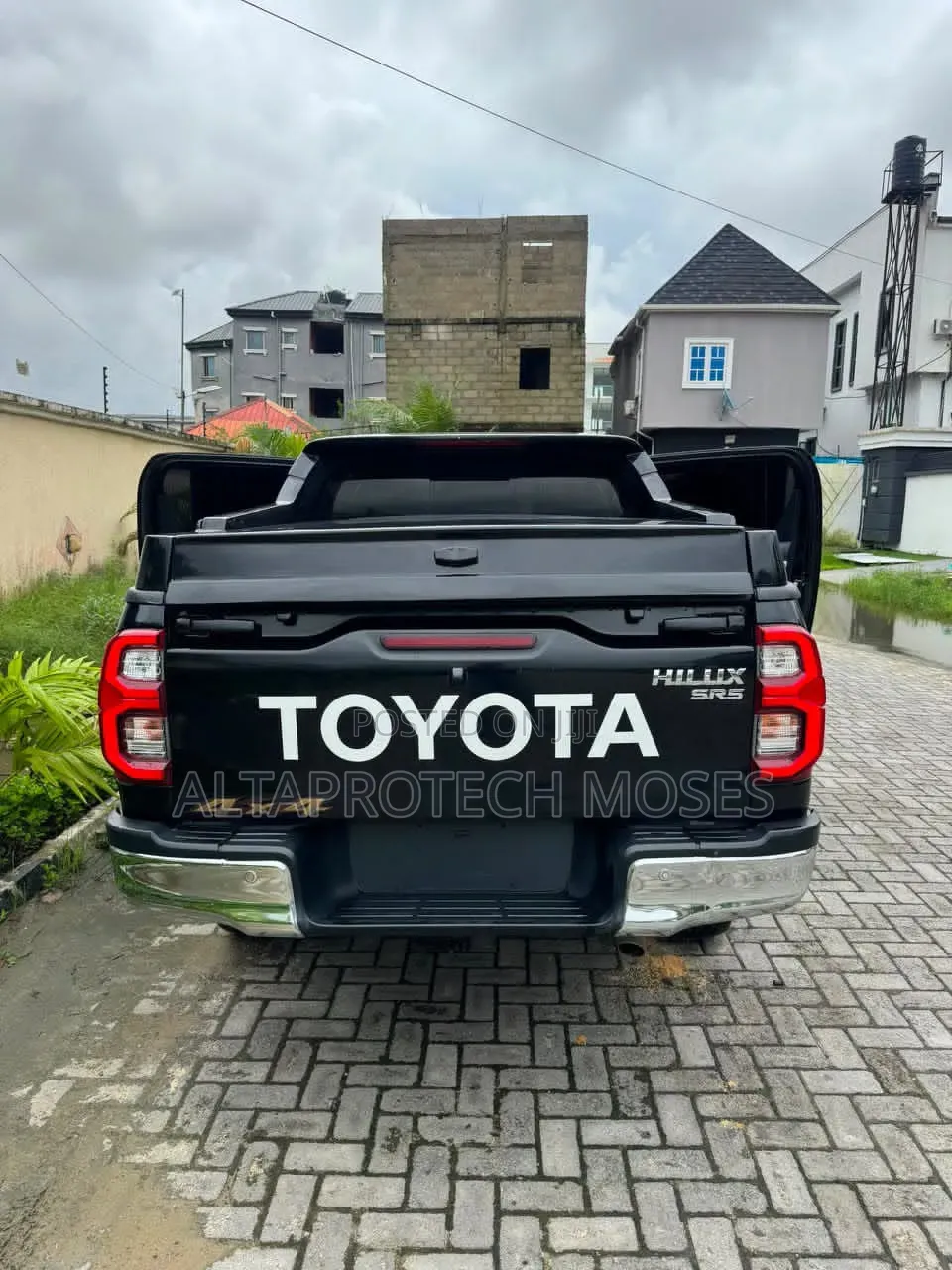 Toyota Hilux 2024 Black