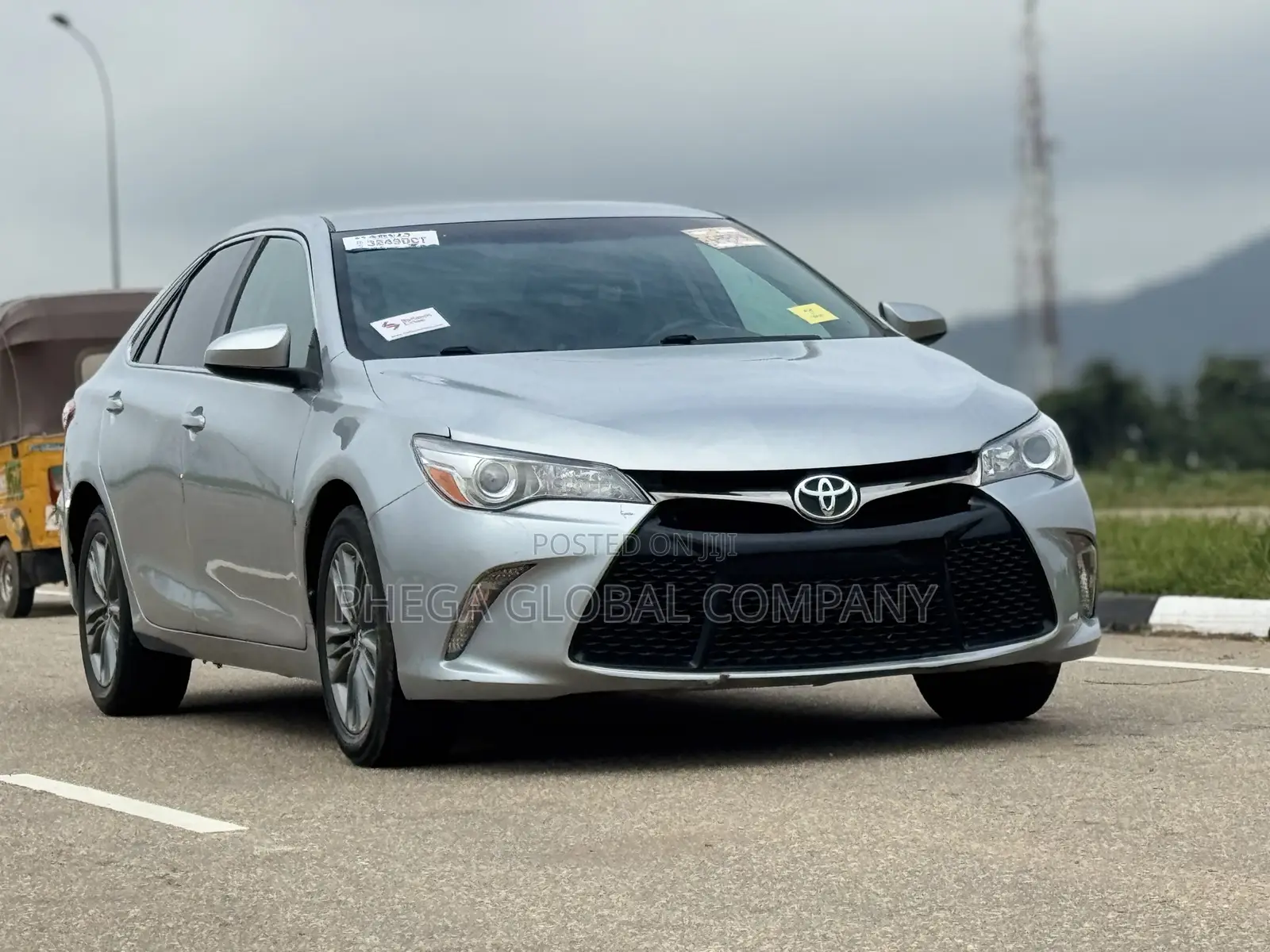 Toyota Camry SE 4dr Sedan (2.5L 4cyl 6A) 2015 Silver