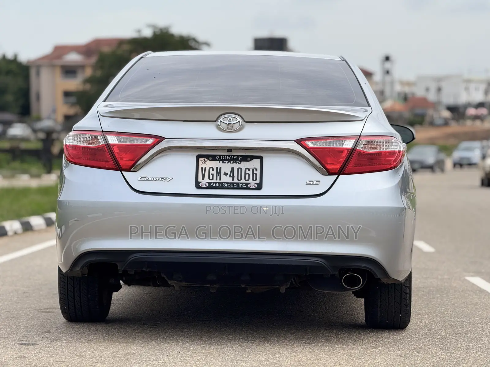 Toyota Camry SE 4dr Sedan (2.5L 4cyl 6A) 2015 Silver