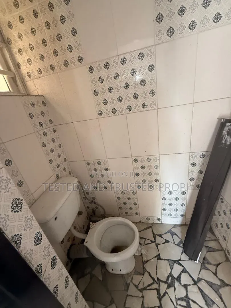 1bdrm House in Oral Estate, Chevron for rent