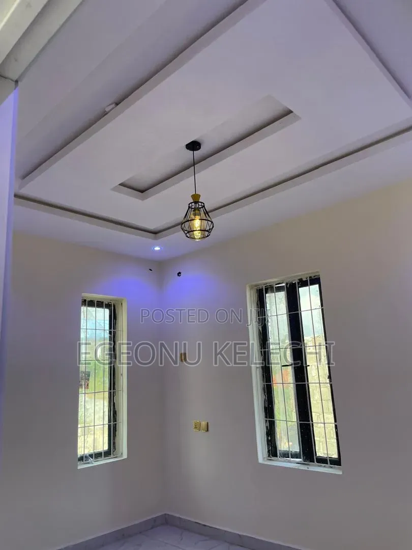3bdrm Bungalow in Obafemi-Owode for sale