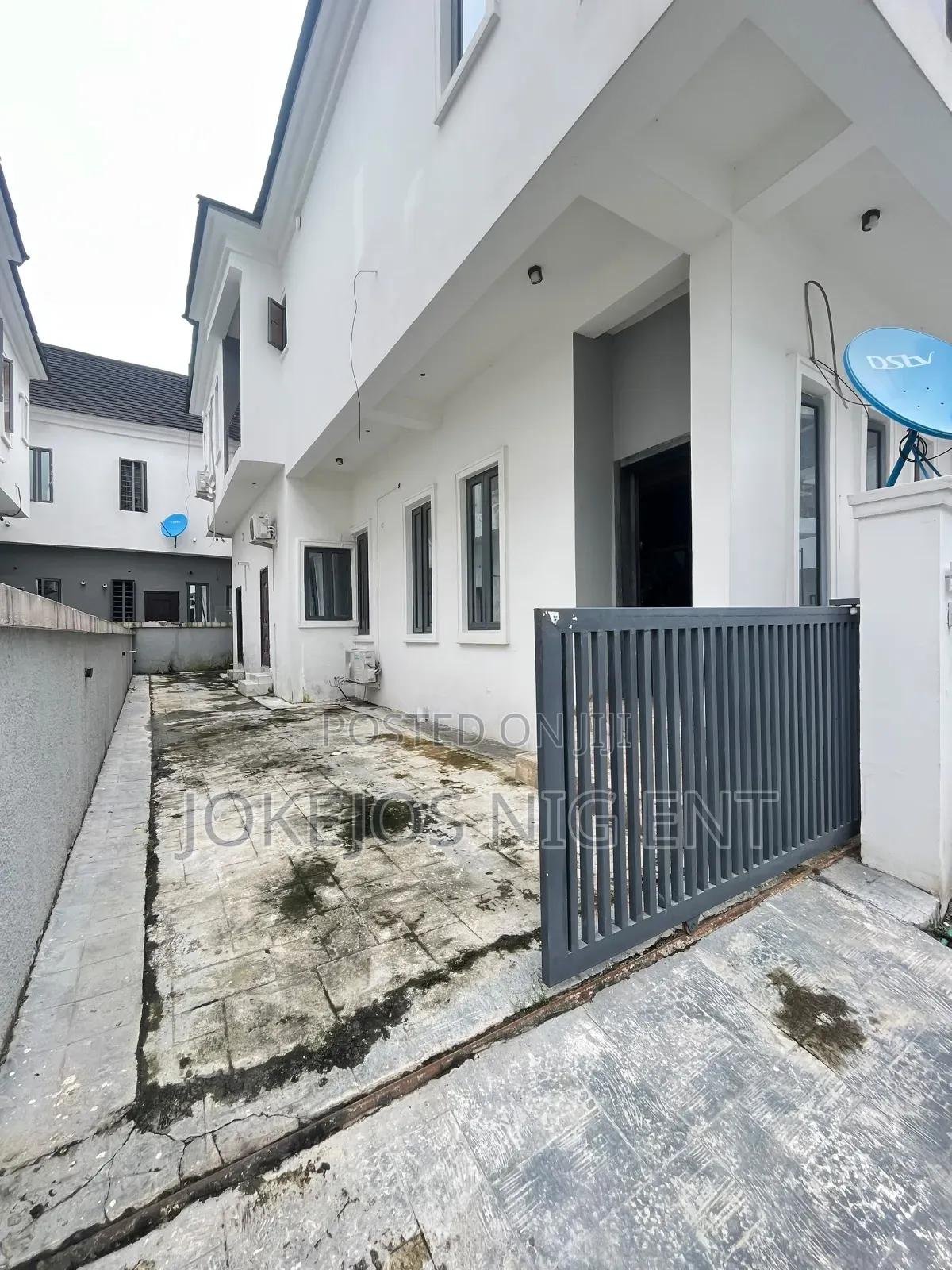 4bdrm Duplex in Harris Drive Vgc, Off Lekki-Epe Expressway for sale