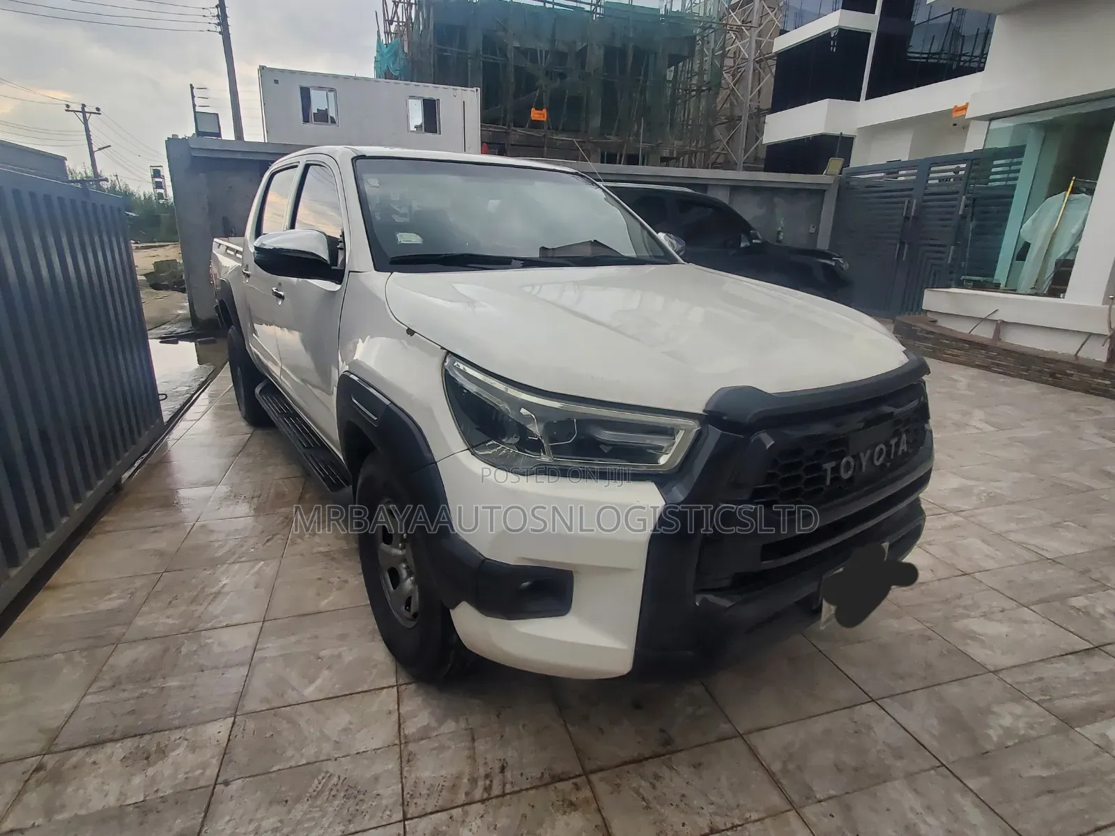 Toyota Hilux Surf 2009 White