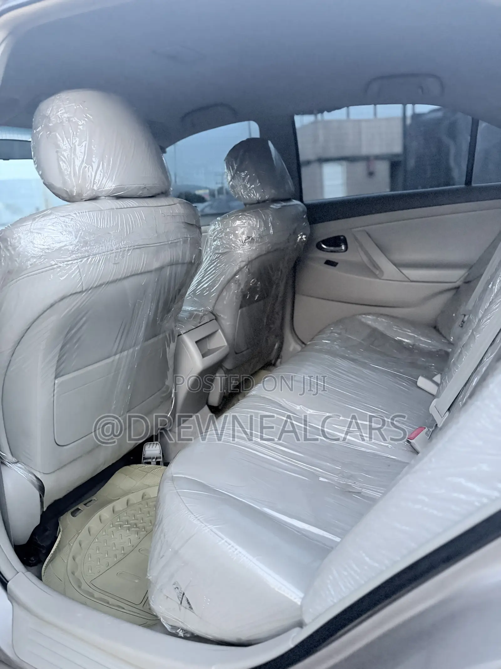 Toyota Camry LE V6 4dr Sedan (3.5L 6cyl 6AM) 2009 Gold