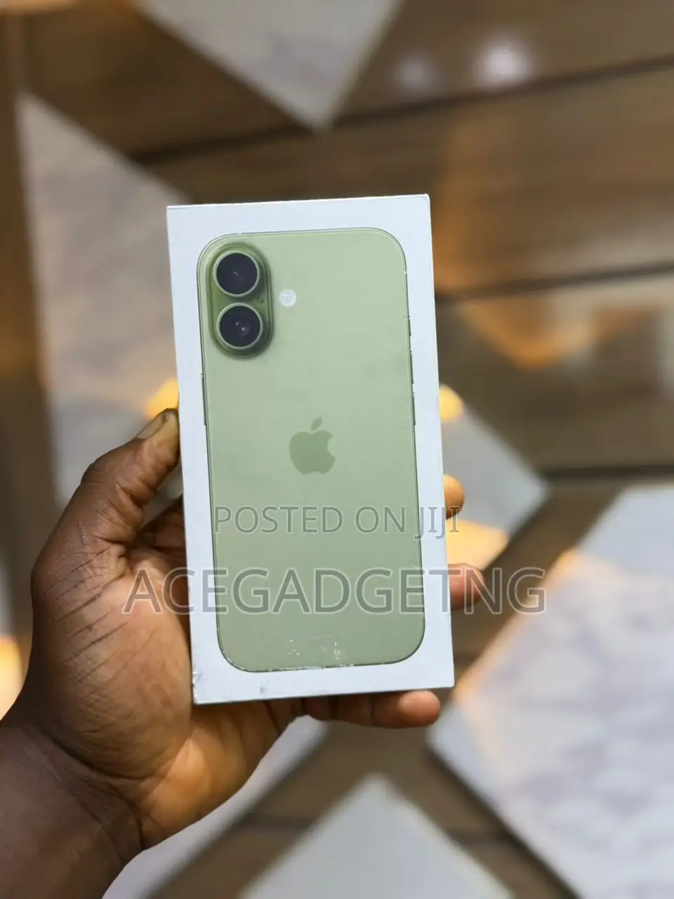 New Apple iPhone 17 256 GB Green