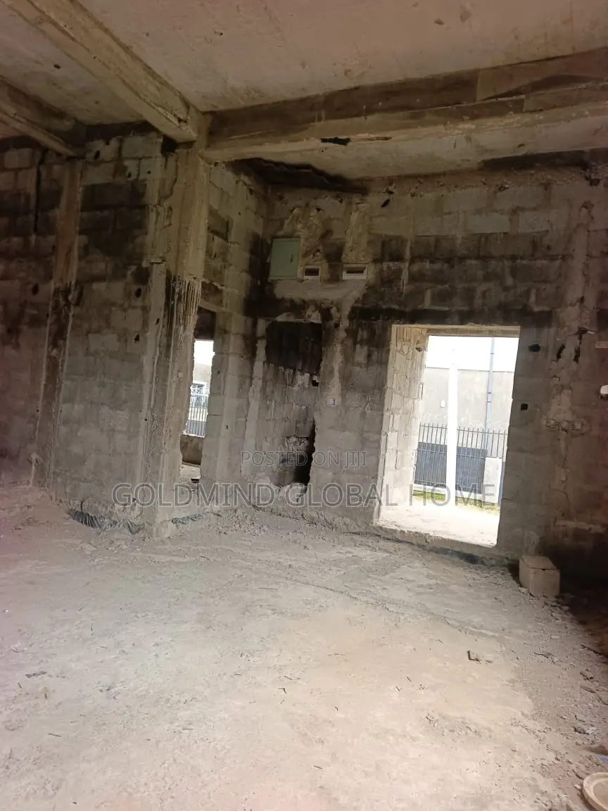 5bdrm Duplex in Goldmind Estate, Sabon Lugbe for sale