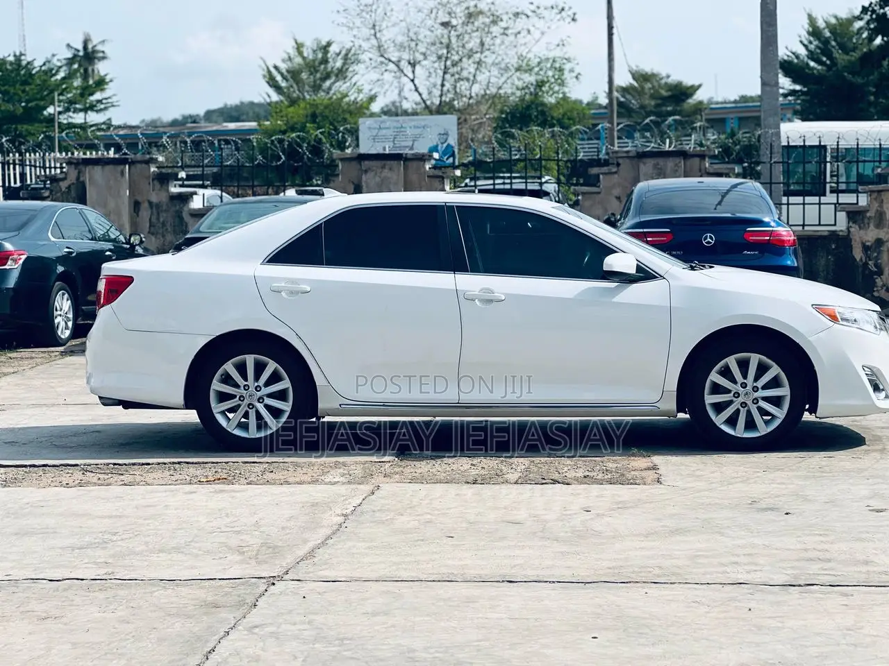 Toyota Camry XLE 4dr Sedan (2.5L 4cyl 6A) 2014 White